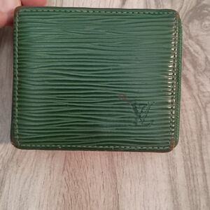 Authentic Louis Vuitton, Green Taiga Leather Coin Purse